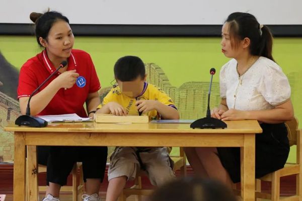 株洲市荷塘区语翔残疾儿童康复学校,株洲残疾儿童学校,株洲儿童学校,株洲残疾儿童教育,聋儿语言康复学校,聋儿康复